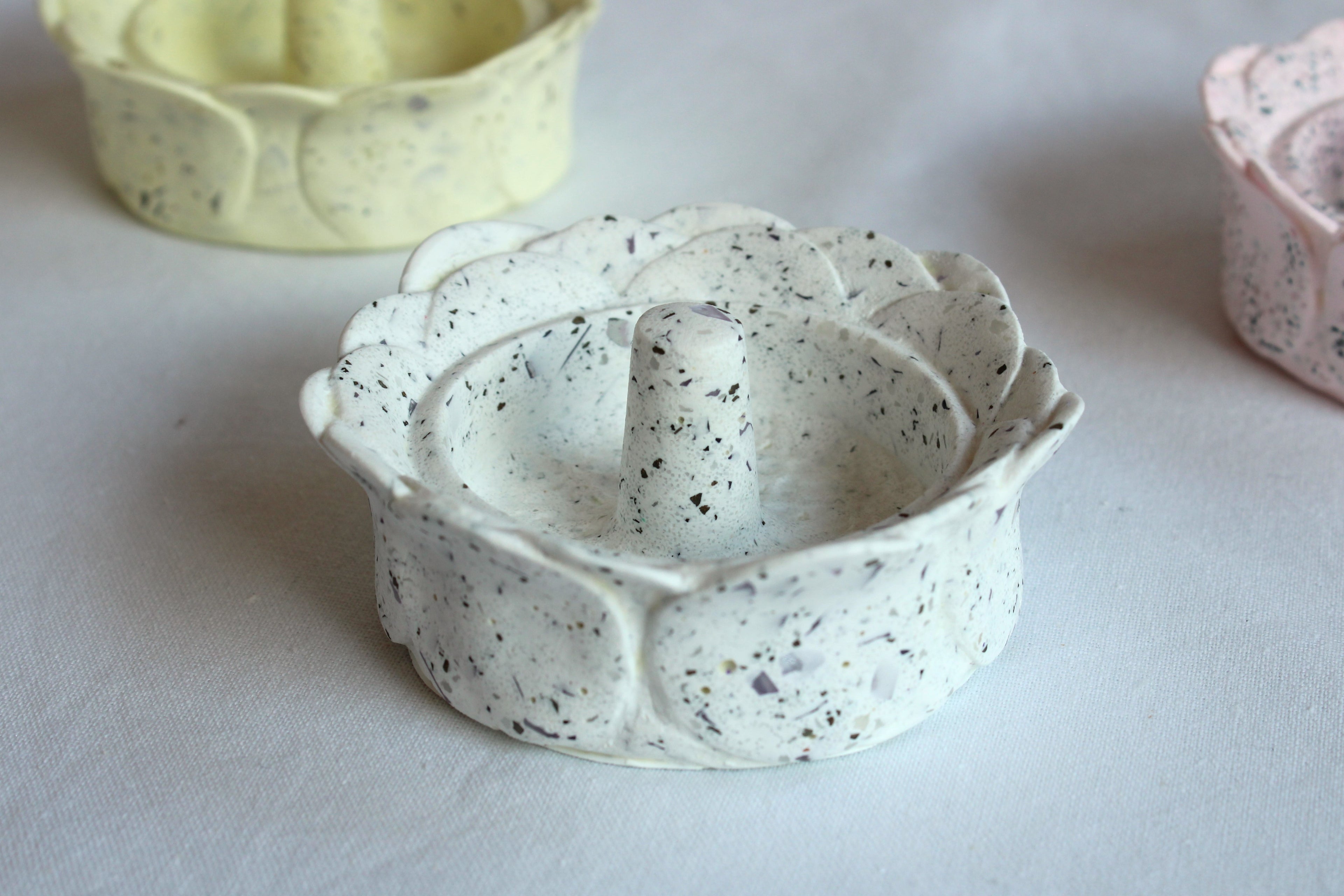 Resincrete Quartz Ring Holder